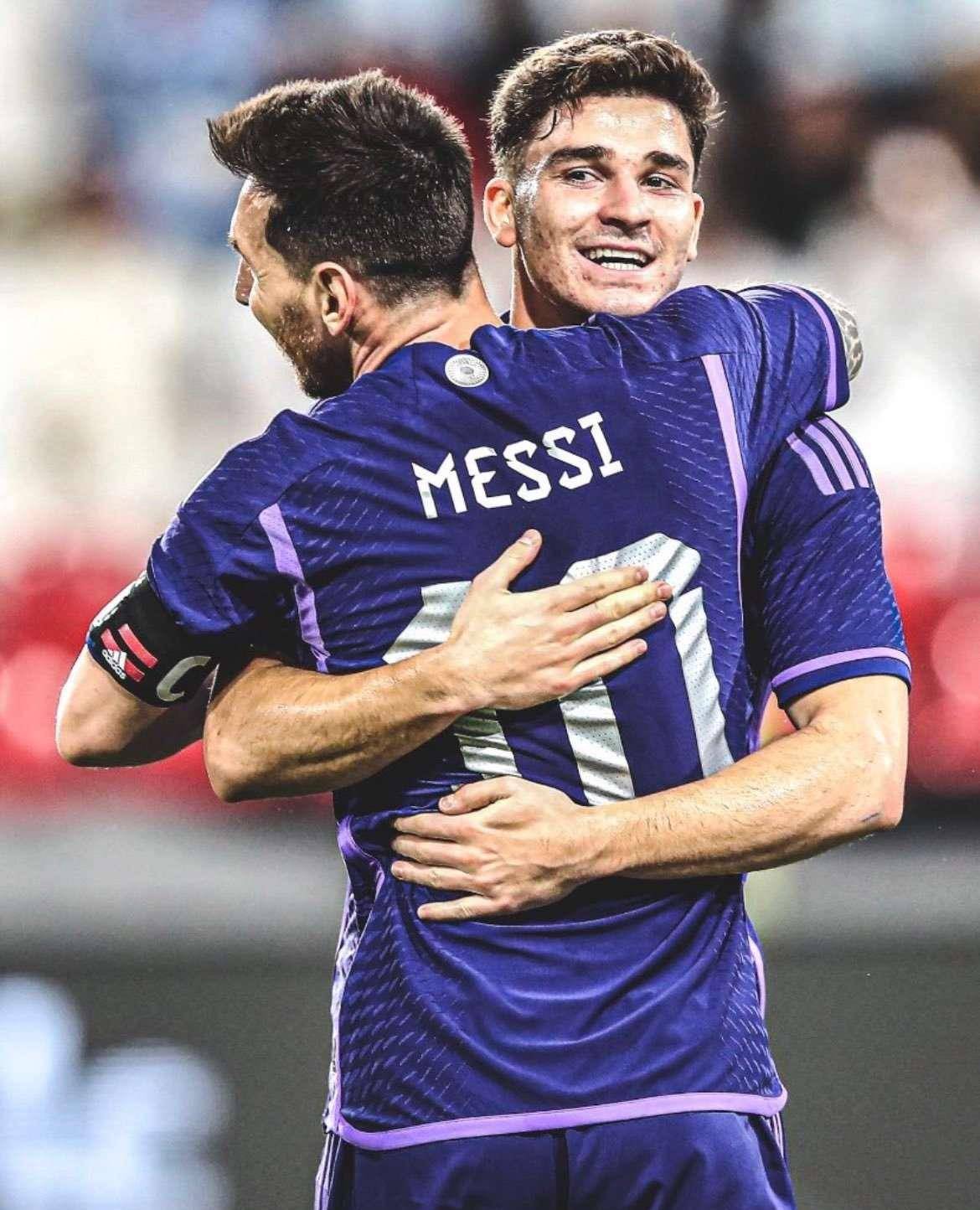 卫冕冠军稳占榜首,蓄势待发的简单介绍 卫冕冠军稳占榜首,蓄势待发的简单介绍