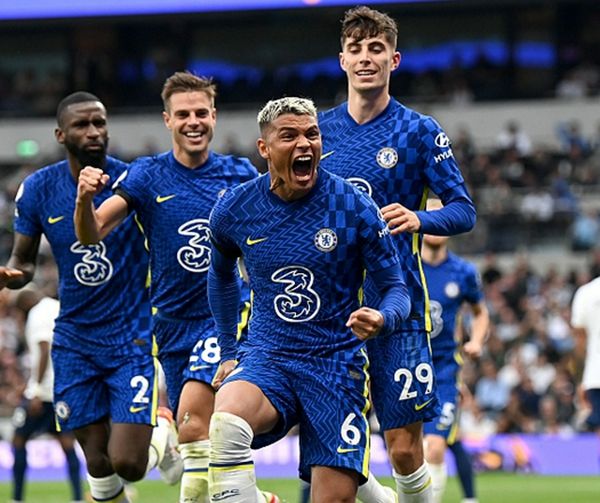 蓝军力克南安普顿阻击对手进攻