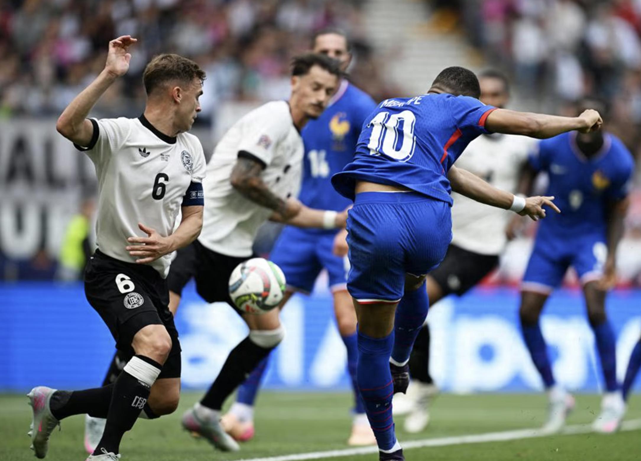 包含阿贾克斯大胜皇家马德里，实力碾压对手震惊欧洲的词条