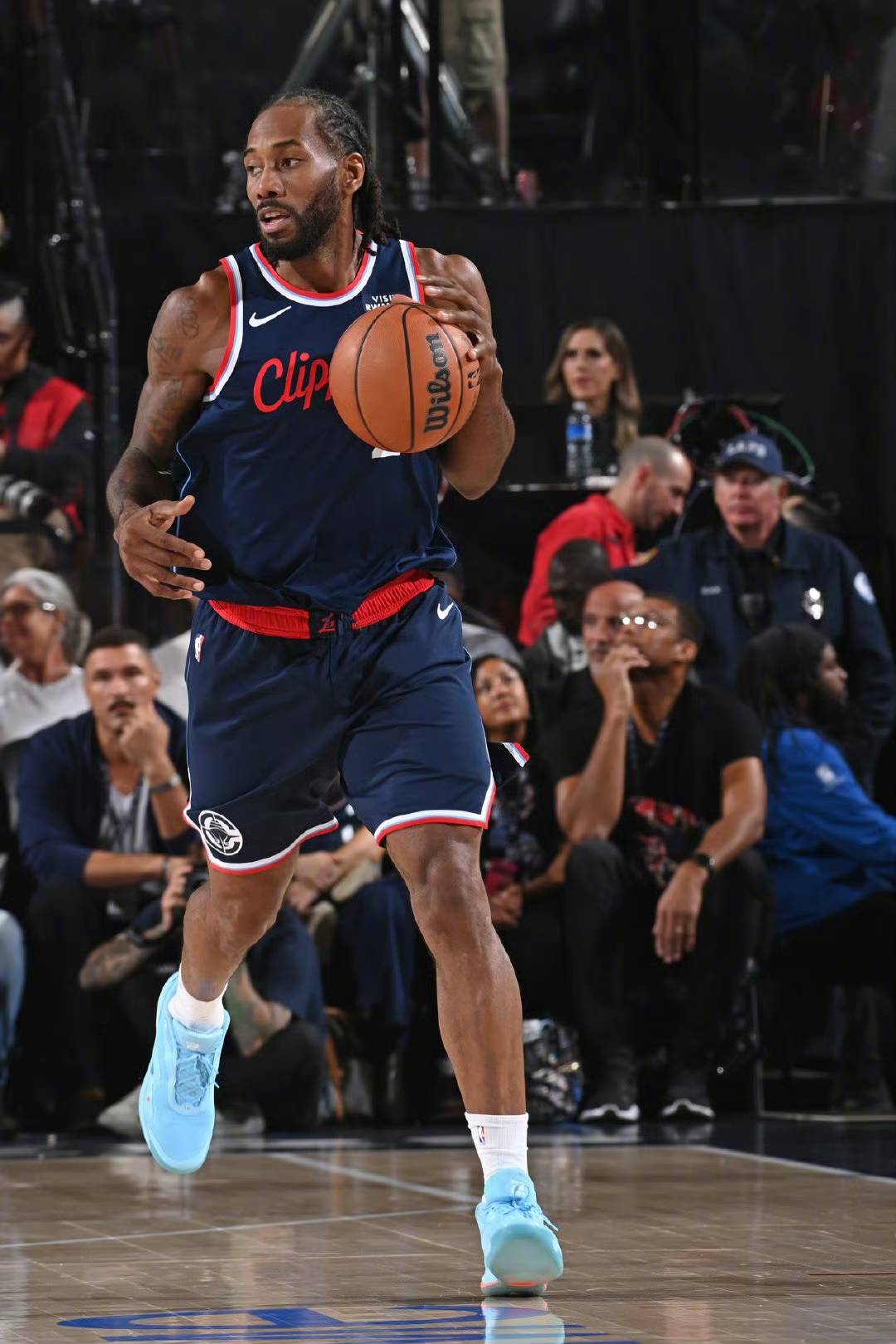 快船雪藏太阳，主场取得胜利的简单介绍