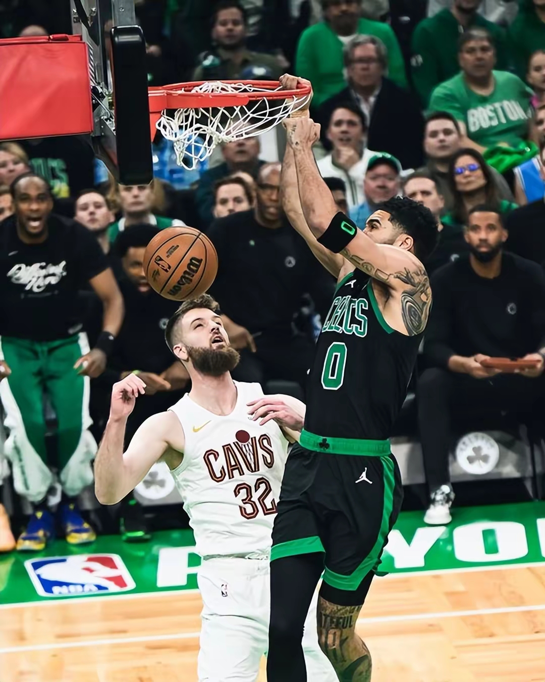 同城乐体育网页版入口-凯尔特人全队奋力拼搏，战胜对手的简单介绍